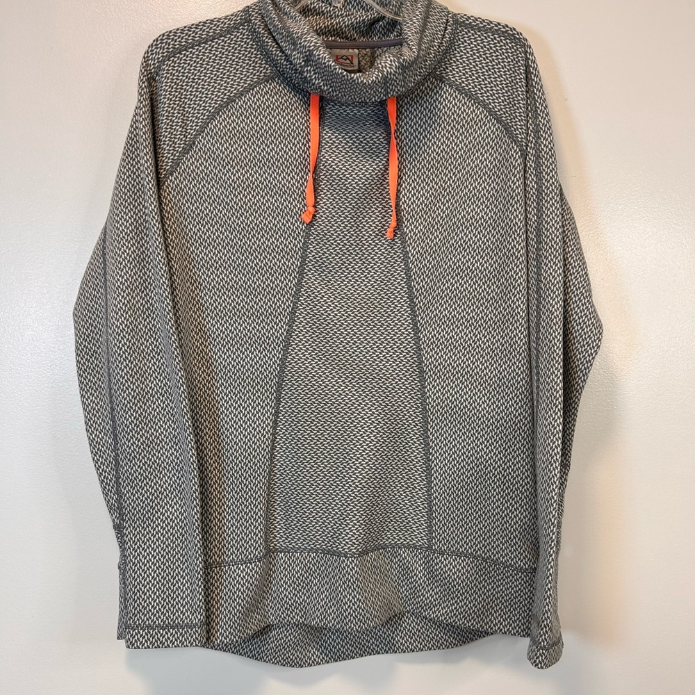 Avalanche Cowl Neck Gray & White pullover‎ fast wicking sweatshirt Women’s XL